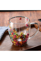 Offrez-vous une expérience de dégustation haut de gamme avec ces tasses à double paroi Isrya Dayaniki ! Leur verre borosilicate résistant et leur motif floral gravé en font un accessoire indispensable pour les amateurs de boissons chaudes ou glacées. Pratiques, élégantes et vendues par 4 – économisez tout en stylisant votre quotidien !